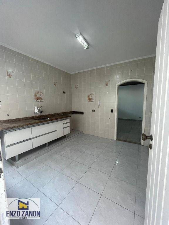 Sobrado à venda com 6 quartos, 328m² - Foto 8