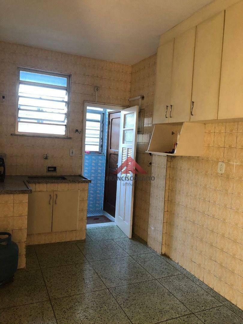 Apartamento à venda com 3 quartos, 140m² - Foto 10