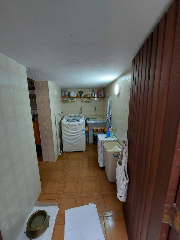 Casa à venda e aluguel com 3 quartos, 200m² - Foto 6