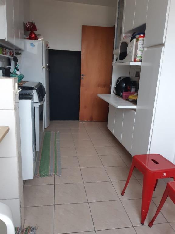 Apartamento à venda com 2 quartos, 60m² - Foto 3