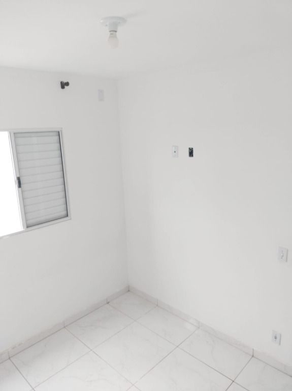 Apartamento à venda com 2 quartos, 40m² - Foto 9