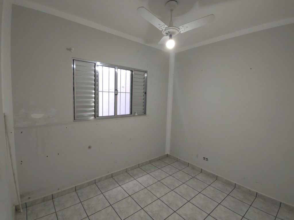 Casa à venda com 2 quartos, 210m² - Foto 5