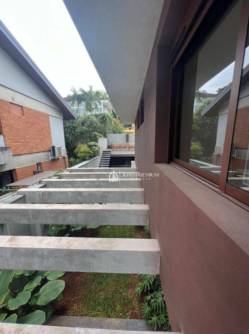 Sobrado à venda com 4 quartos, 377m² - Foto 12