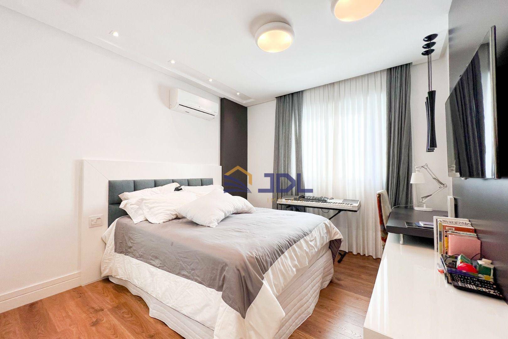 Apartamento à venda com 4 quartos, 227m² - Foto 29