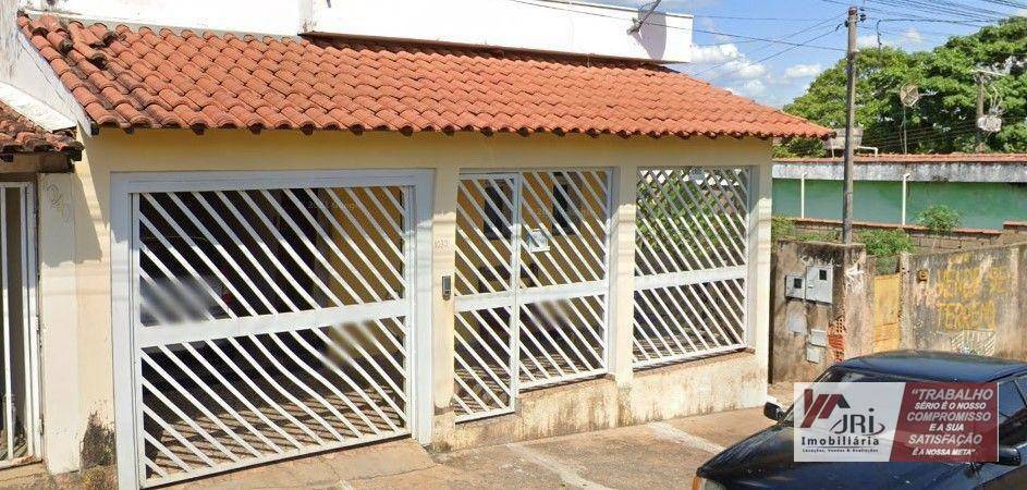 Casa à venda com 4 quartos, 300M2 - Foto 1