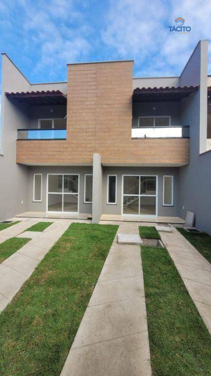 Casa à venda com 3 quartos, 102m² - Foto 1