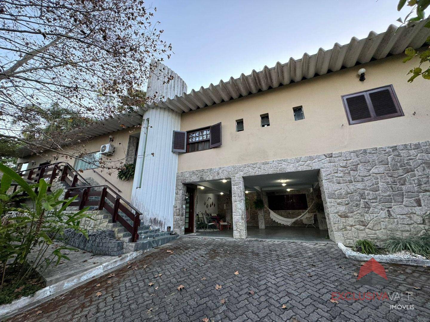 Casa de Condomínio à venda com 4 quartos, 350m² - Foto 3