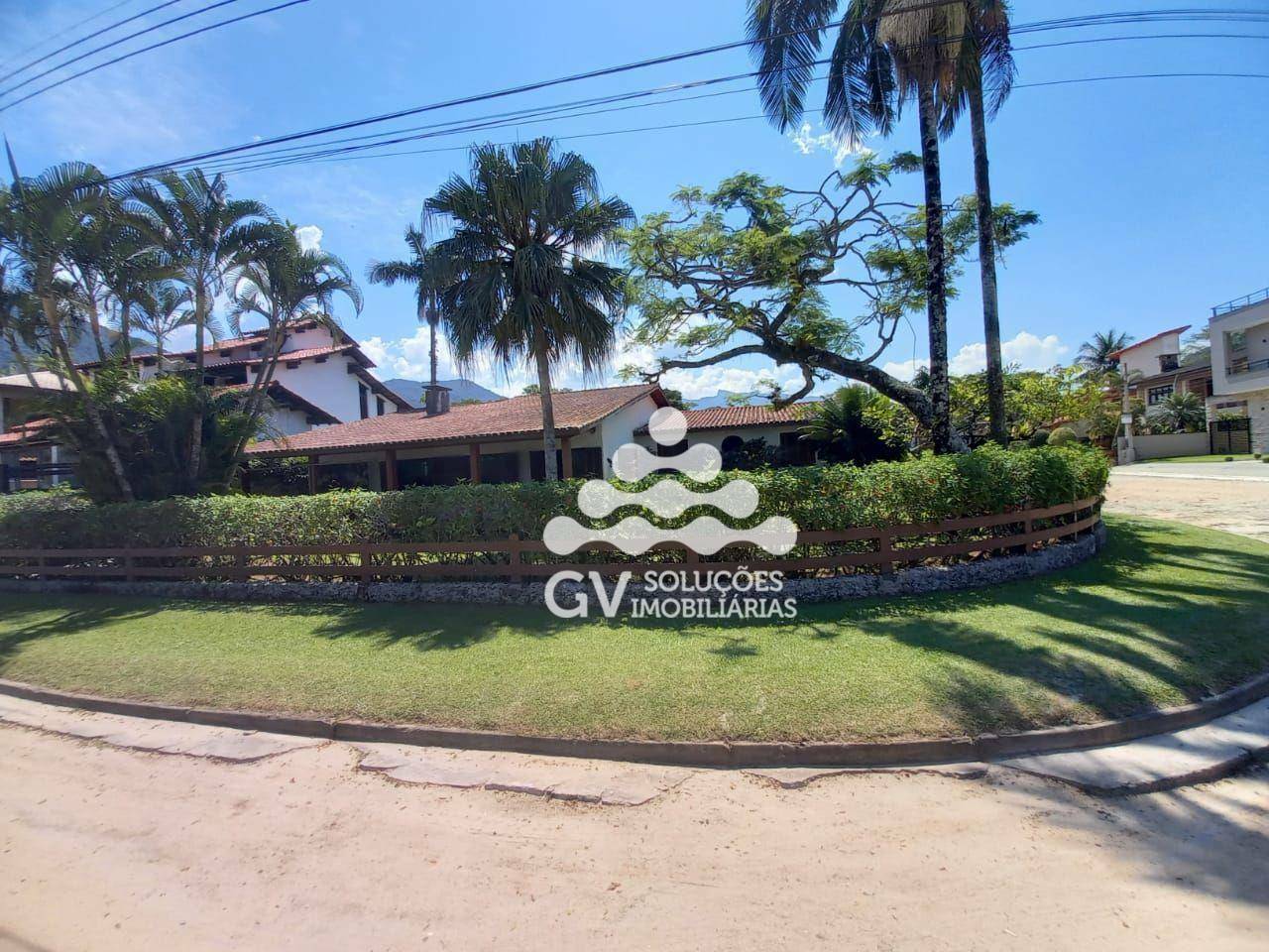 Casa de Condomínio à venda com 6 quartos, 330m² - Foto 2