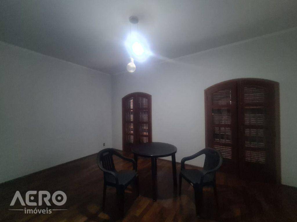 Casa à venda com 3 quartos, 280m² - Foto 6