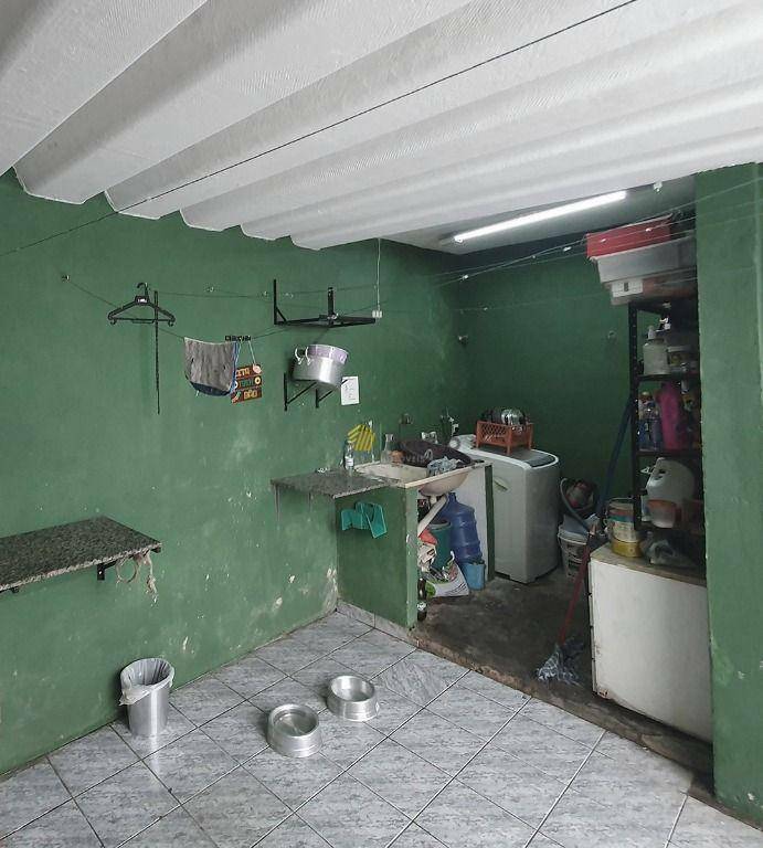 Casa à venda com 2 quartos, 150m² - Foto 4