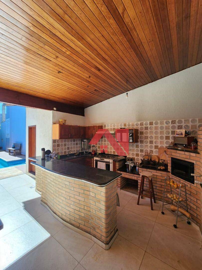 Casa à venda com 3 quartos, 380m² - Foto 15