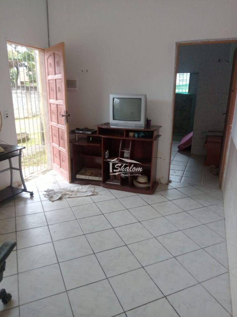 Casa à venda com 2 quartos, 70m² - Foto 3