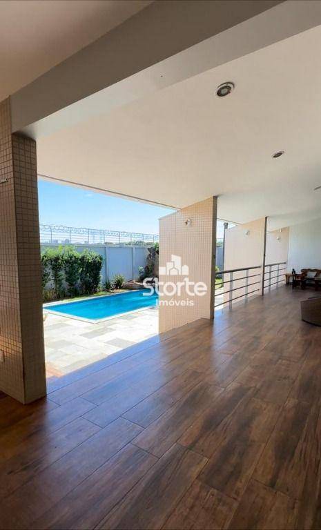 Casa à venda com 3 quartos, 332m² - Foto 12