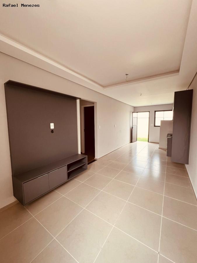 Casa à venda com 2 quartos, 52m² - Foto 4