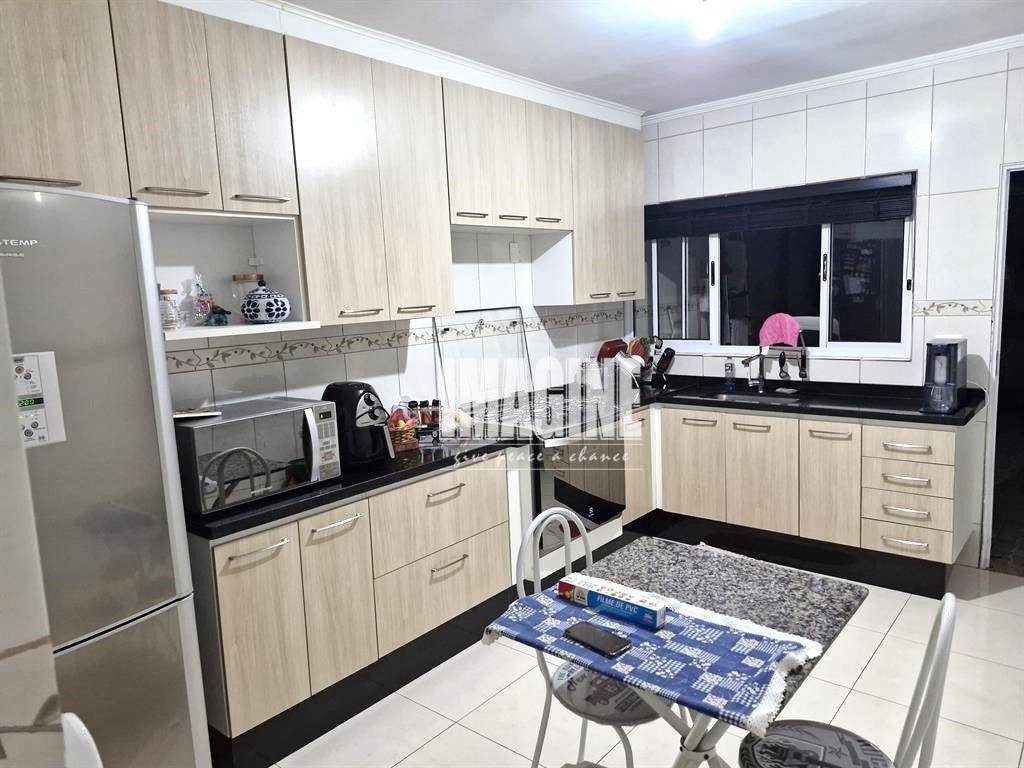 Sobrado à venda com 2 quartos, 112m² - Foto 3