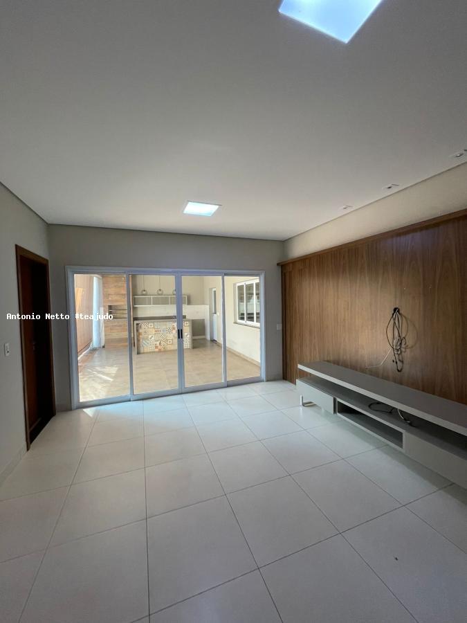 Casa à venda com 4 quartos, 280m² - Foto 11