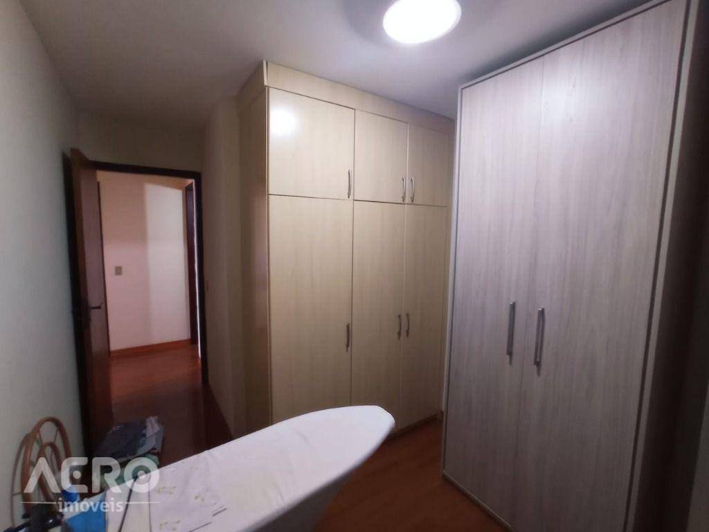 Apartamento à venda com 3 quartos, 92m² - Foto 2