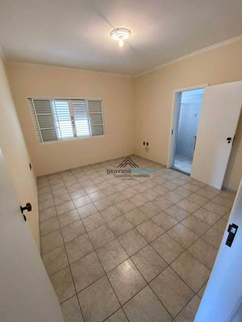 Casa à venda com 3 quartos, 380m² - Foto 11