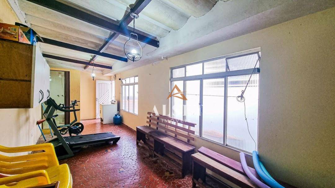 Sobrado à venda com 3 quartos, 220m² - Foto 45