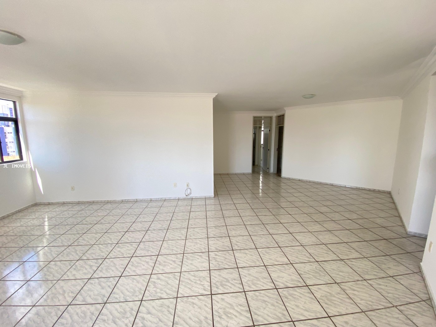 Apartamento para alugar com 3 quartos, 200m² - Foto 3