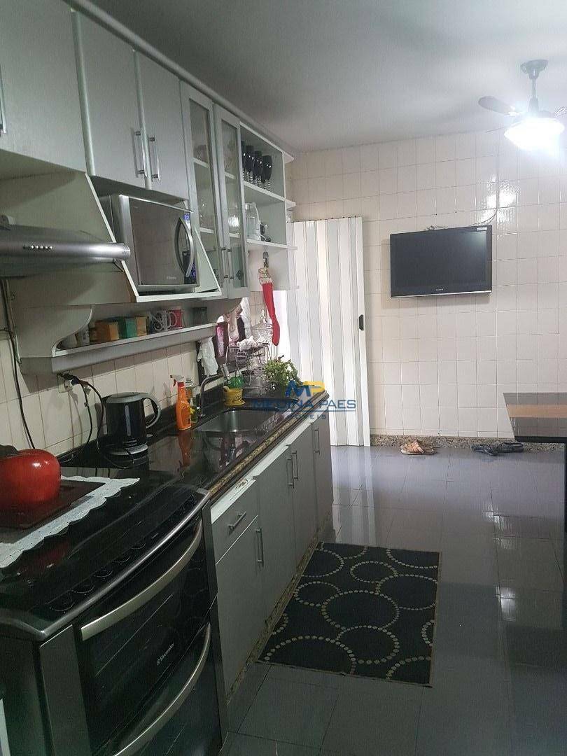 Apartamento à venda com 3 quartos, 200m² - Foto 5