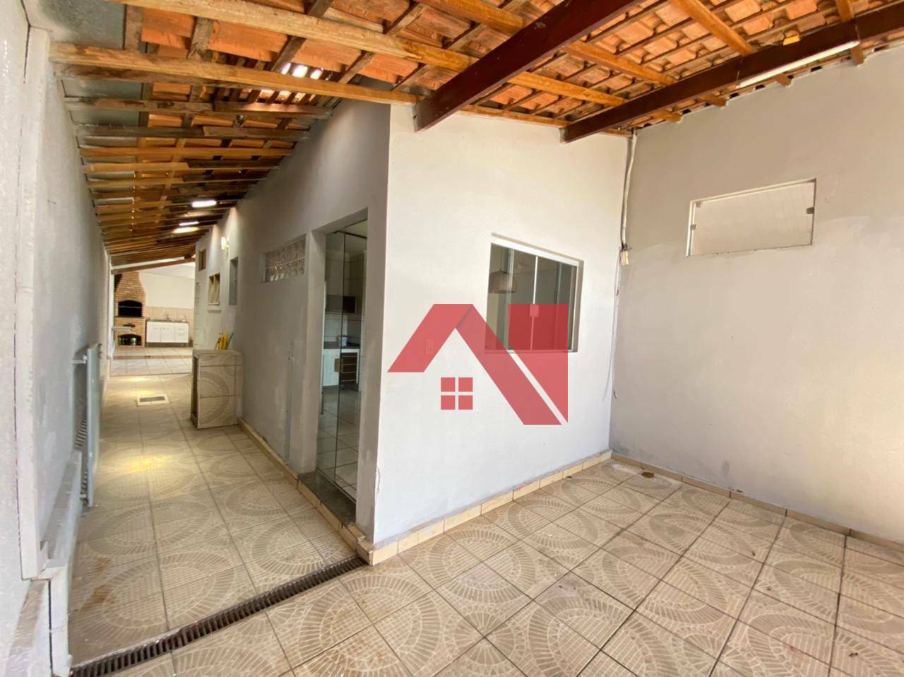 Casa à venda com 2 quartos, 180m² - Foto 3