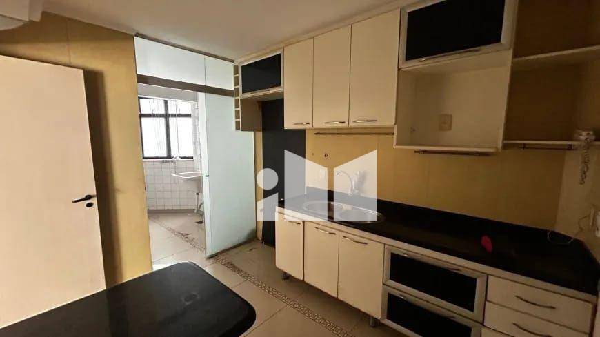 Apartamento para alugar com 4 quartos, 140m² - Foto 1