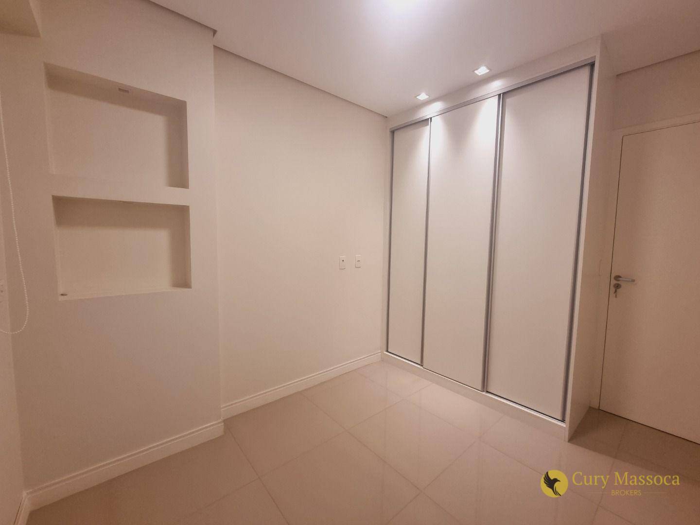 Apartamento para alugar com 2 quartos, 65m² - Foto 17