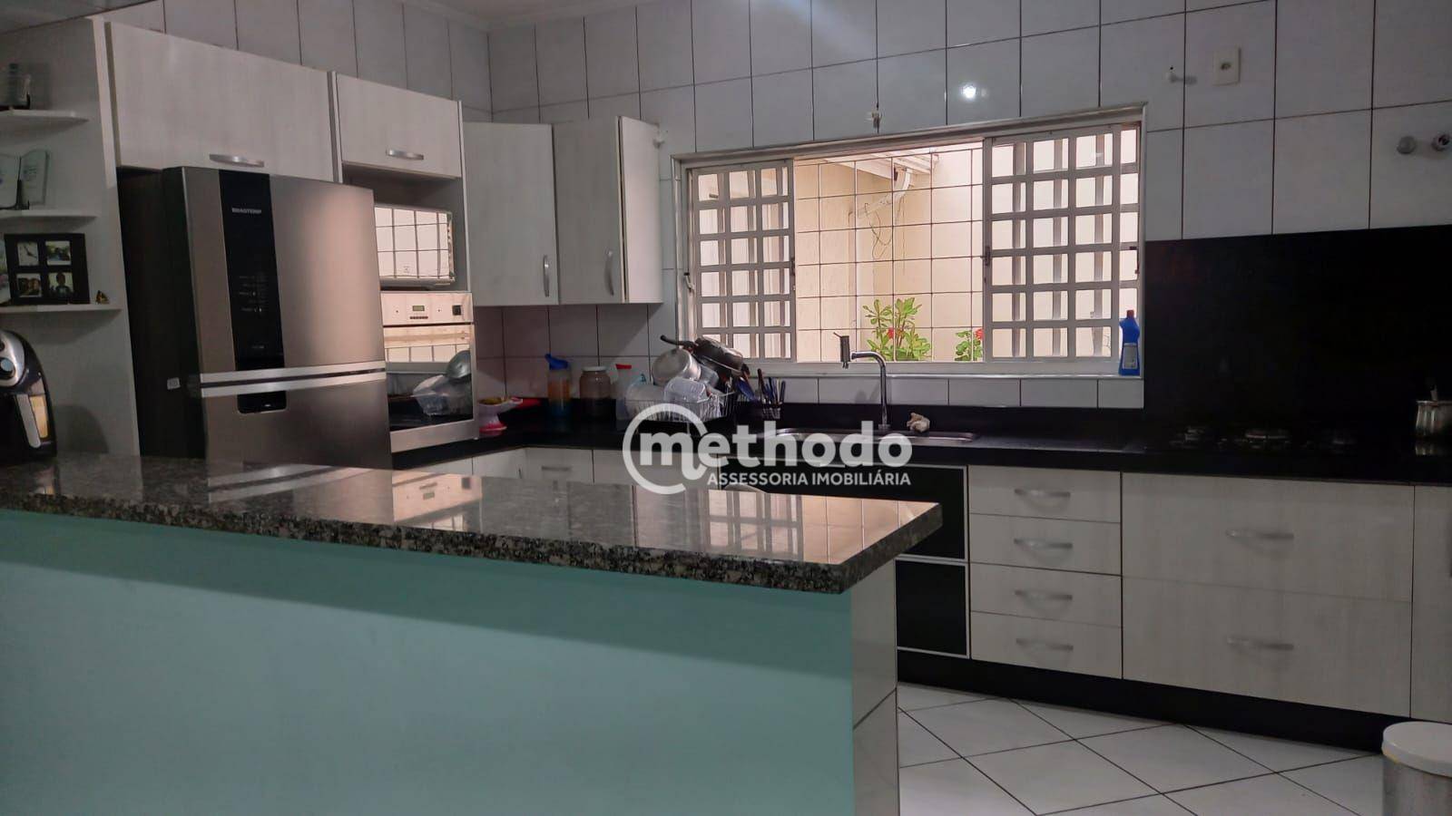 Casa à venda com 4 quartos, 330m² - Foto 5