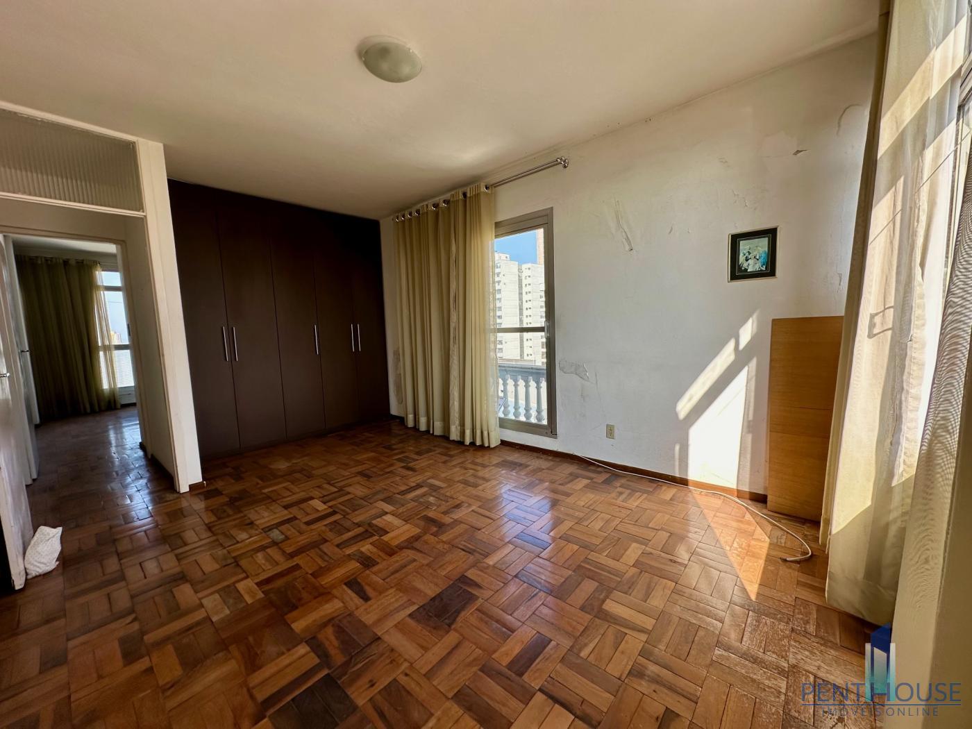 Apartamento à venda com 4 quartos, 159m² - Foto 18