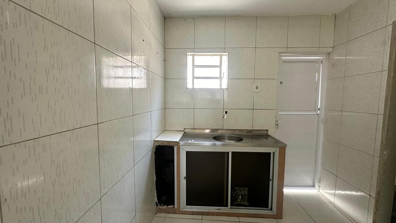 Casa à venda com 2 quartos, 70m² - Foto 13