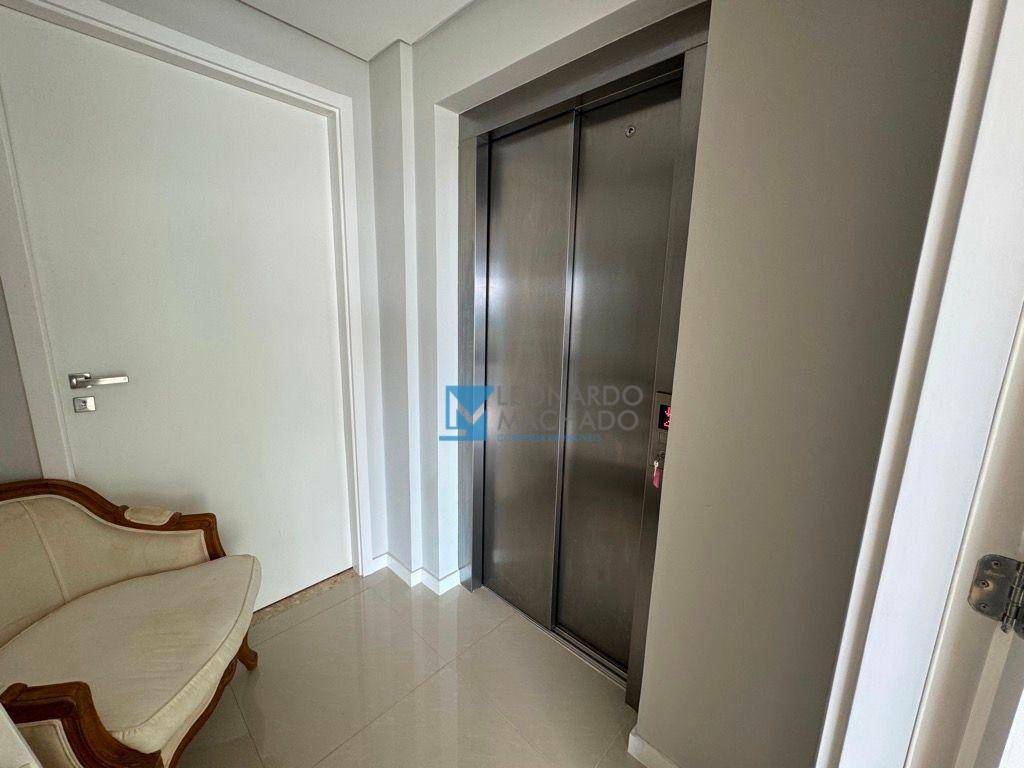 Apartamento à venda com 3 quartos, 138m² - Foto 17