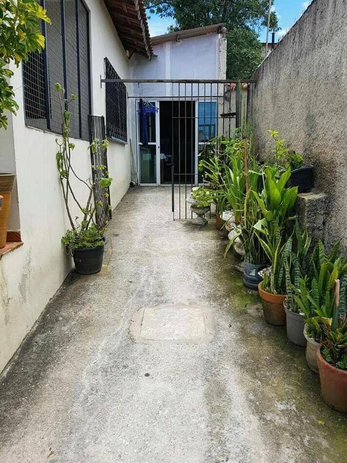 Casa à venda com 3 quartos, 240m² - Foto 8