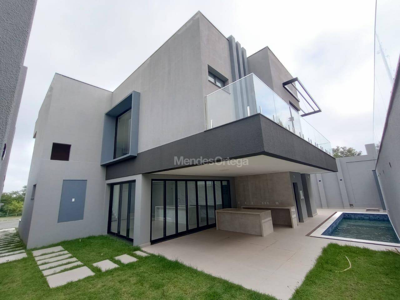 Casa de Condomínio à venda com 4 quartos, 310m² - Foto 4