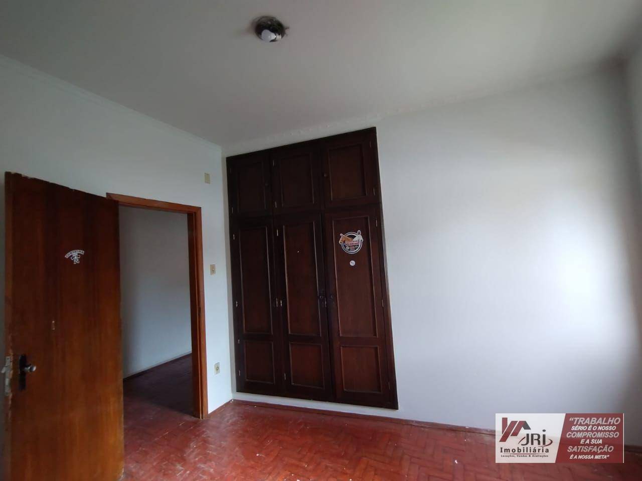 Casa para alugar com 3 quartos, 200m² - Foto 13