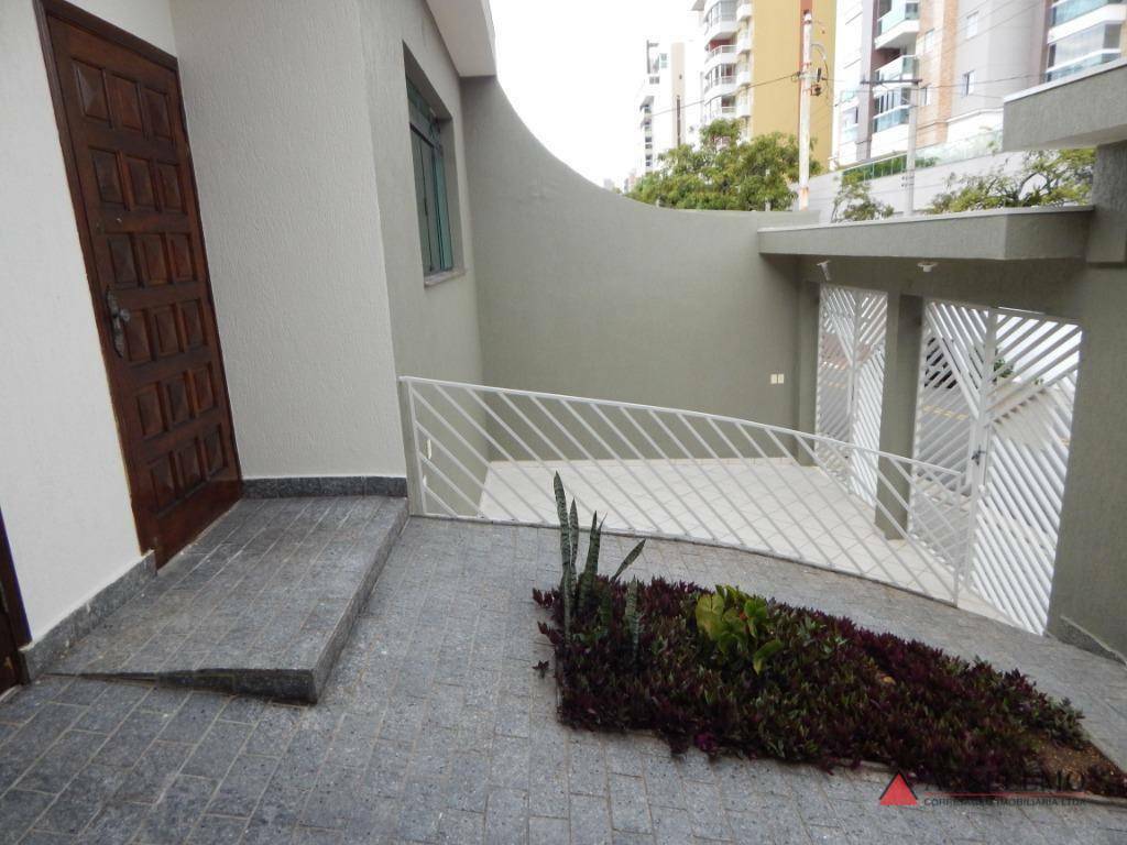 Casa para alugar com 4 quartos, 270m² - Foto 3