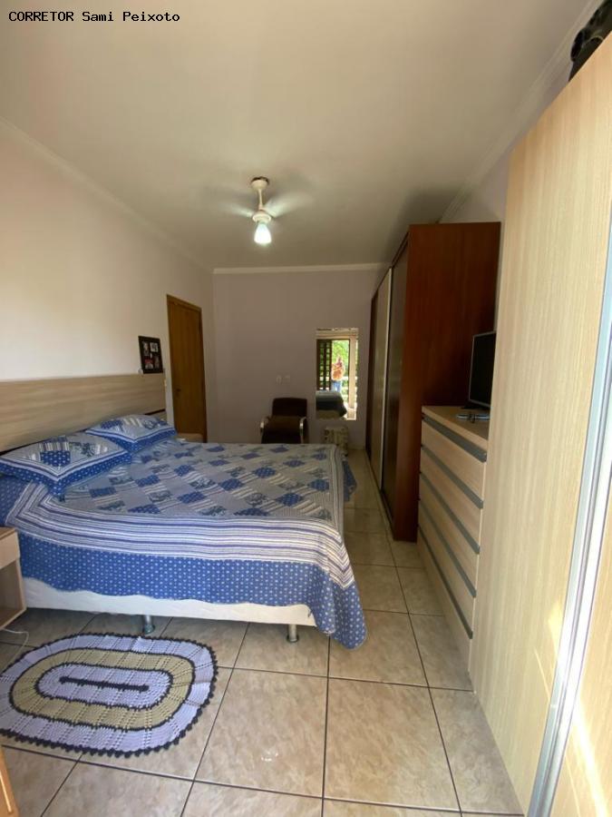 Casa à venda com 3 quartos, 212m² - Foto 9