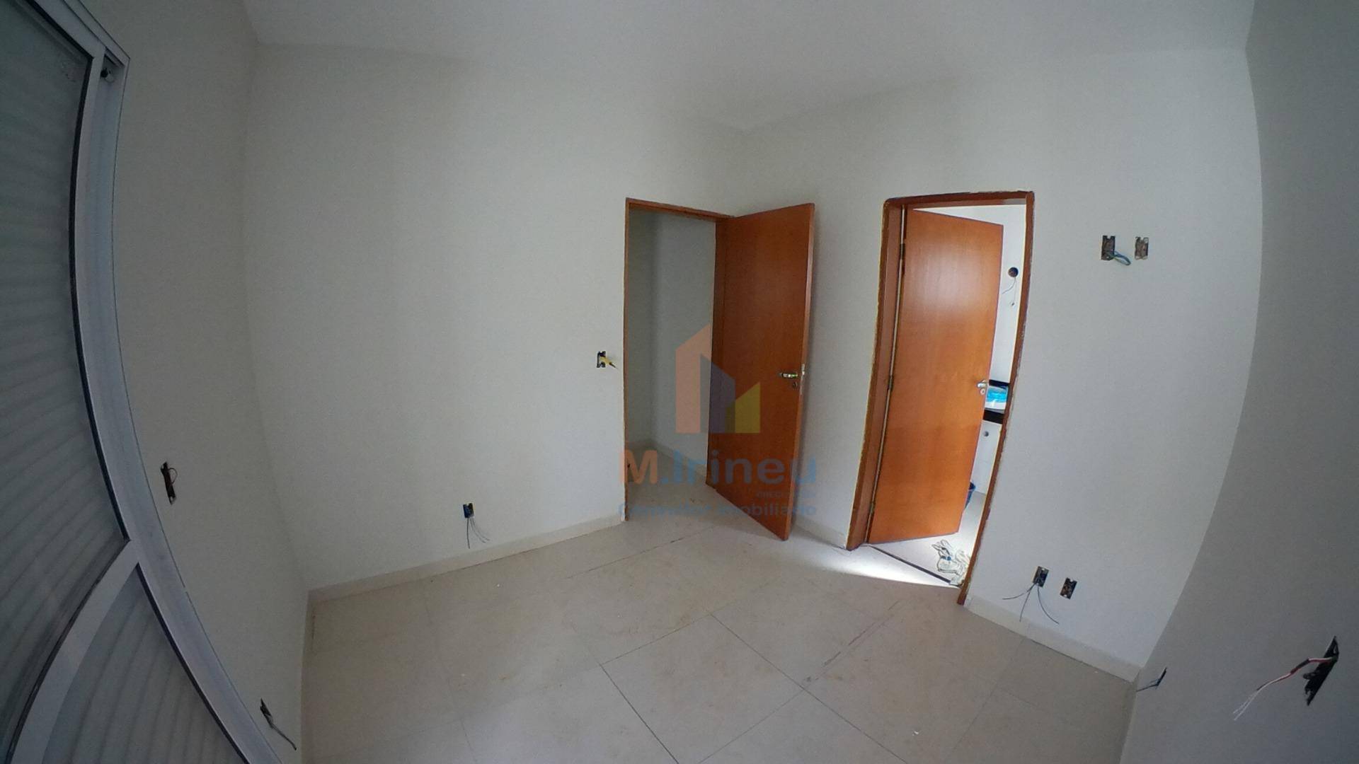 Casa à venda com 2 quartos, 70m² - Foto 10