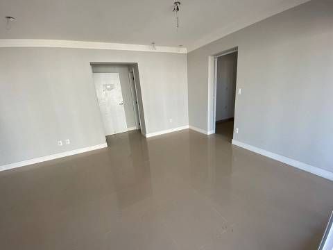 Apartamento à venda com 3 quartos, 135m² - Foto 13