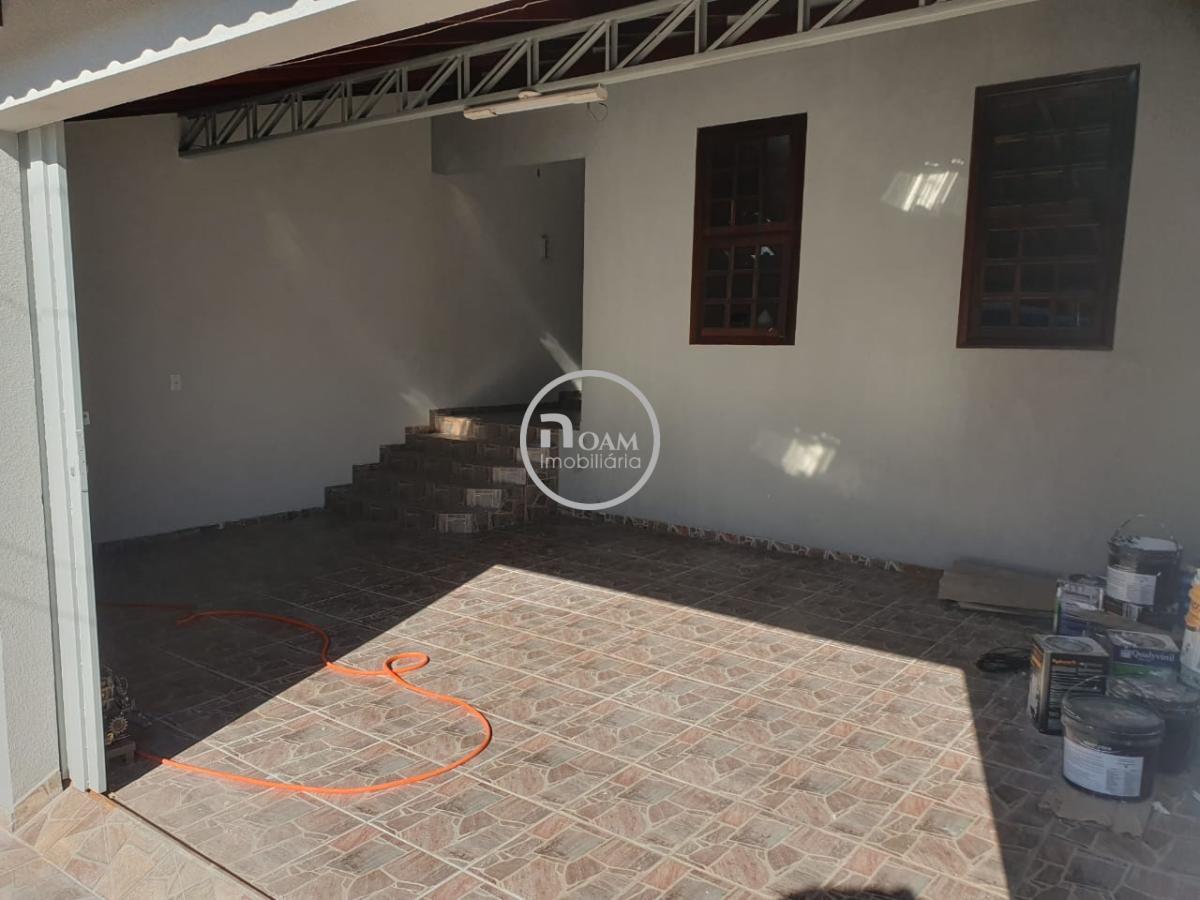 Casa à venda com 4 quartos, 192m² - Foto 2