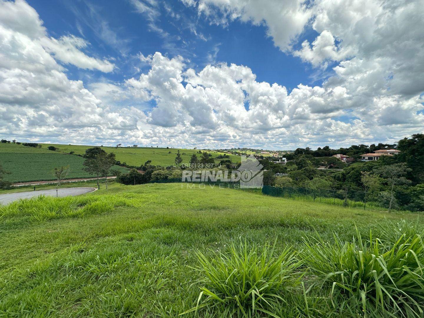 Loteamento e Condomínio, 1395 m² - Foto 1