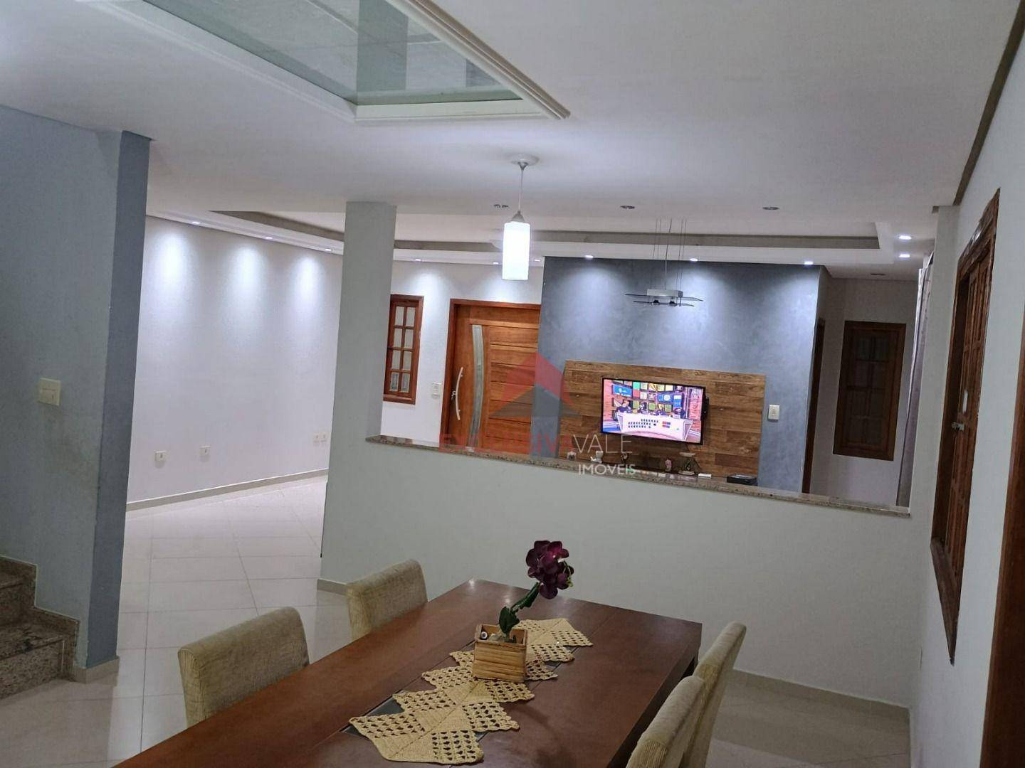 Casa à venda com 4 quartos, 190m² - Foto 3