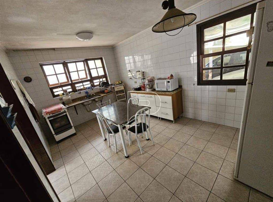 Casa de Condomínio à venda com 3 quartos, 240m² - Foto 8