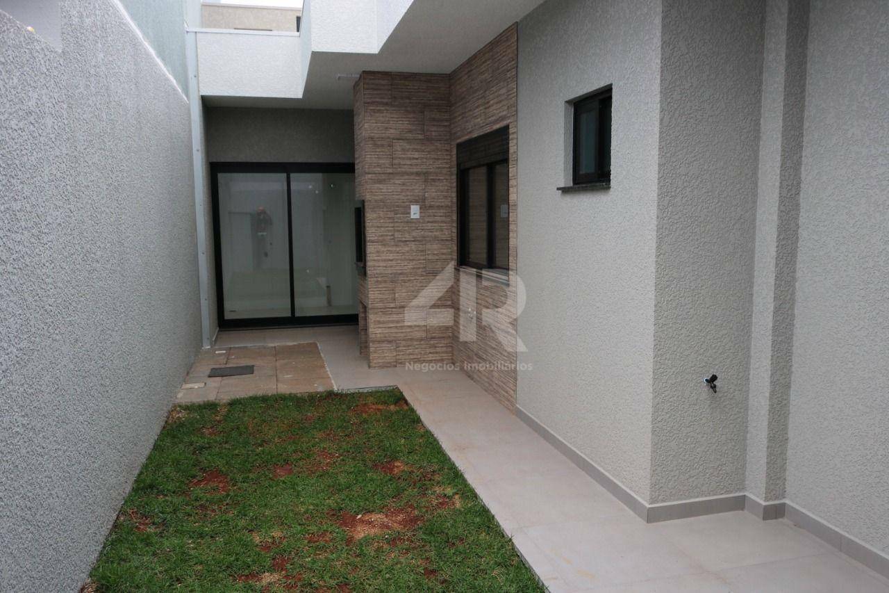 Casa à venda com 3 quartos, 90m² - Foto 3