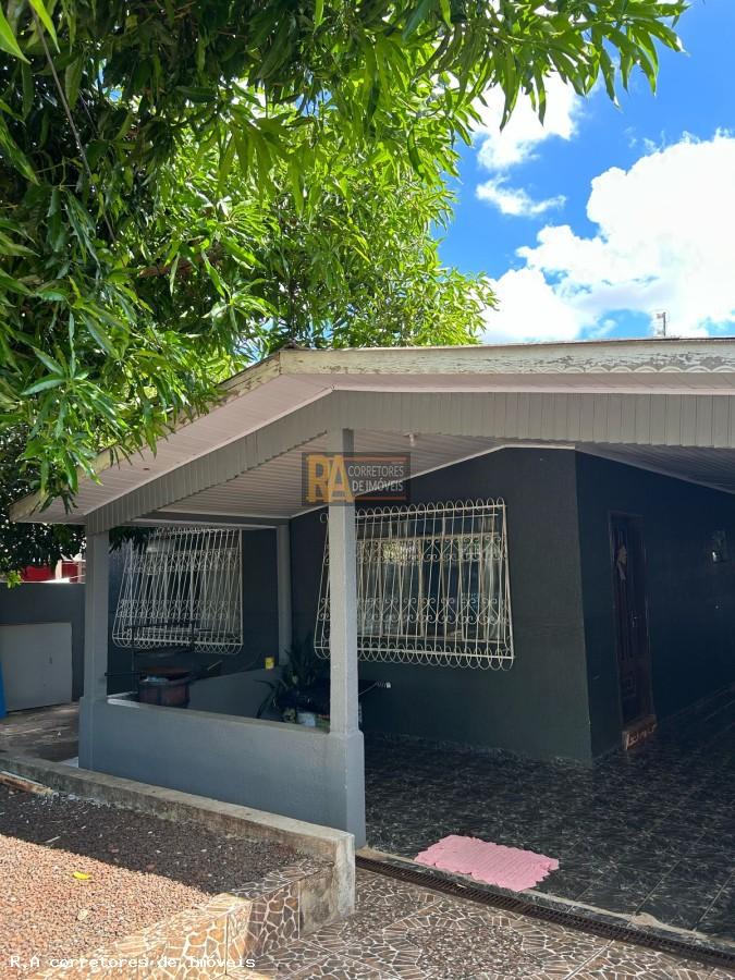 Casa à venda com 3 quartos, 300m² - Foto 2