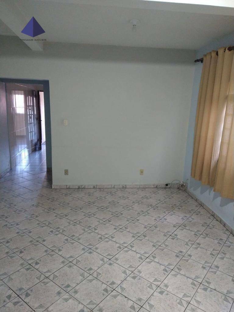 Sobrado à venda com 2 quartos, 211m² - Foto 4