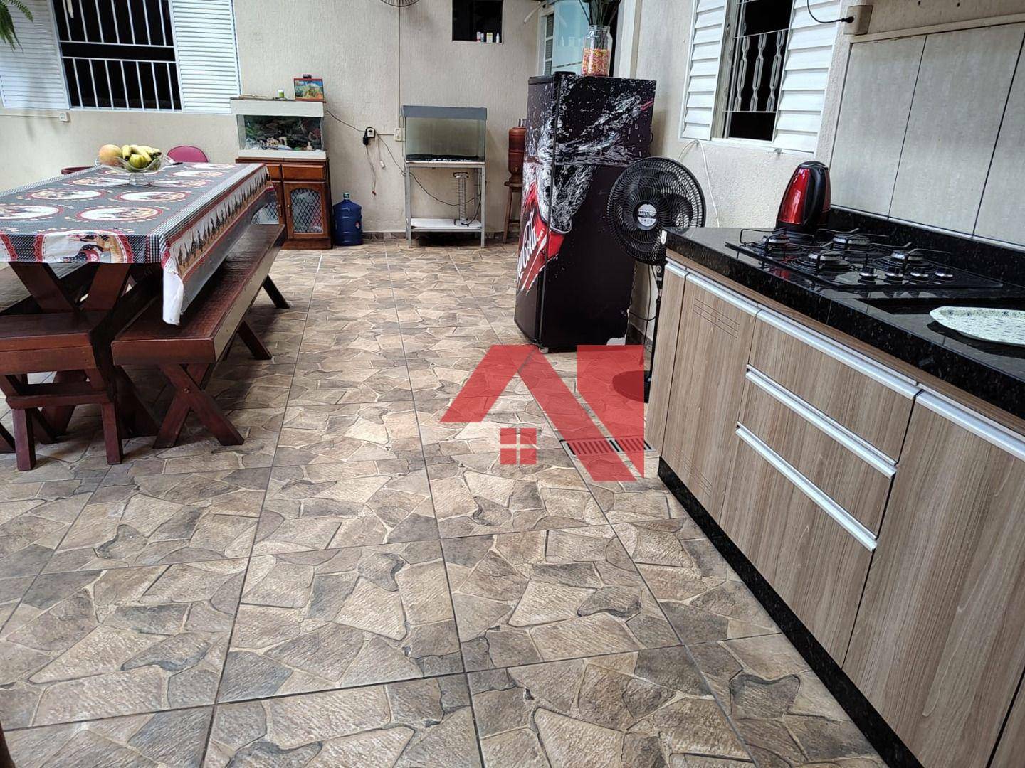 Casa à venda com 3 quartos, 188m² - Foto 2