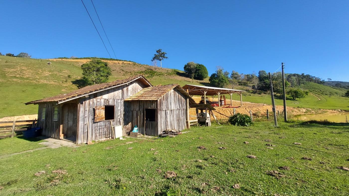 Fazenda à venda com 2 quartos, 925500m² - Foto 17