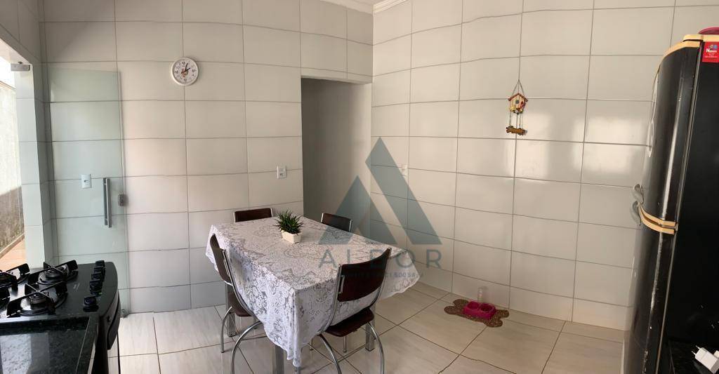 Casa, 3 quartos, 98 m² - Foto 3