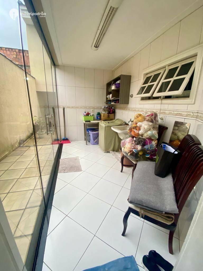 Casa à venda com 4 quartos, 360m² - Foto 12